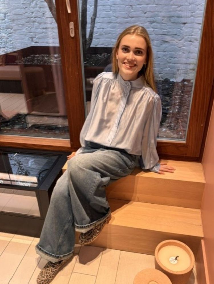 Anais Blue