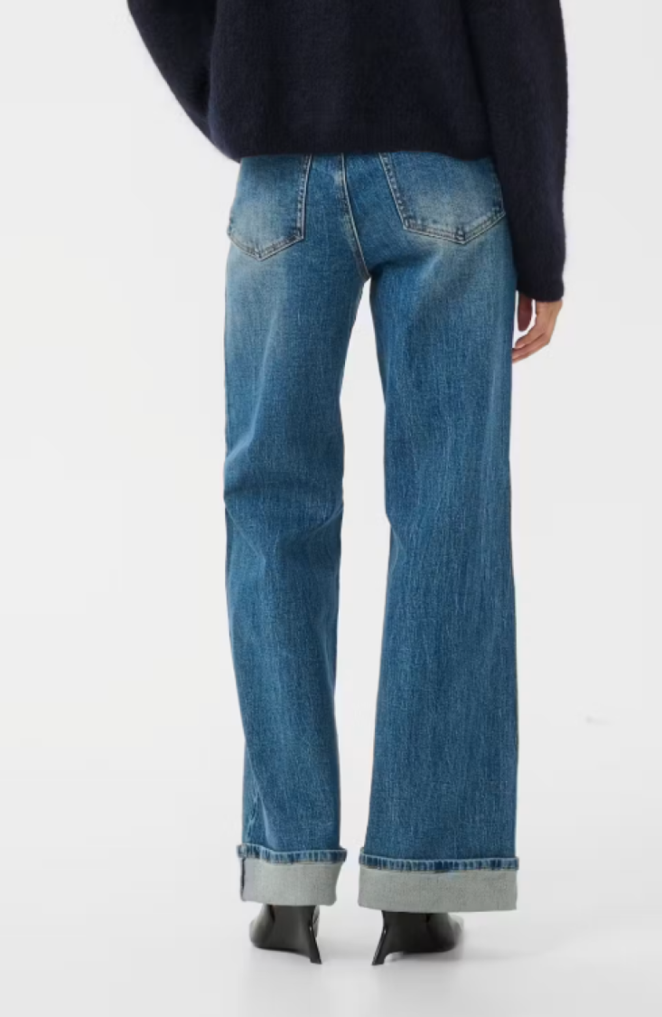 Sara Jeans